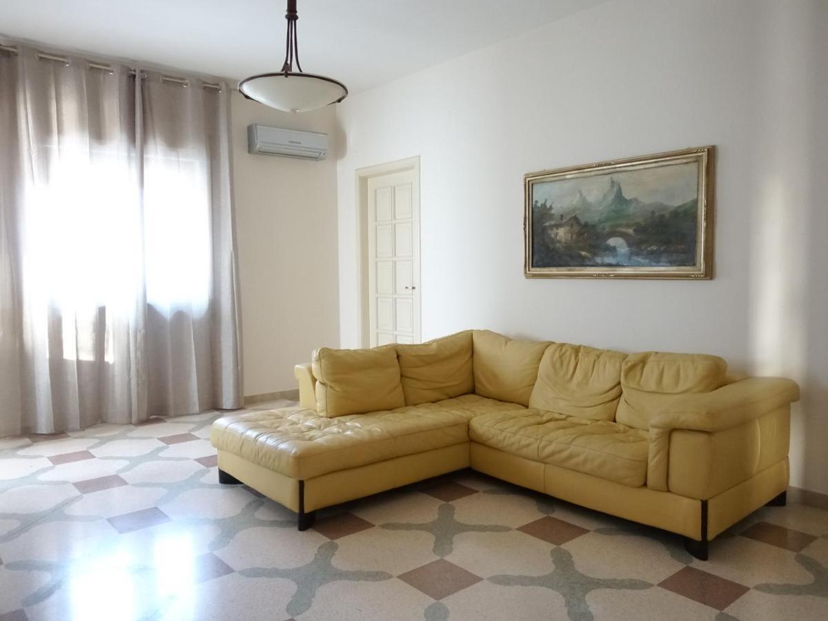 La Campanella Hotel Manduria Buitenkant foto
